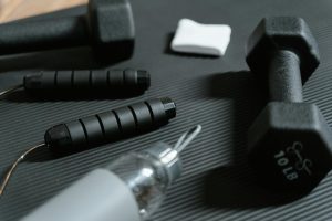 25 Gym Bag Essentials Every Woman Needs (2025 Guide)