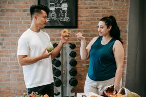 5 Healthy Eating Myths While Traveling: Science-Backed Fixes 2026