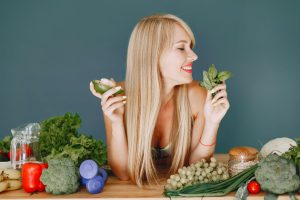 5 Myths About Eating Healthy on a Busy Schedule (2026)
