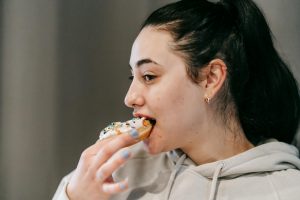 Best Low Calorie Snacks After Workouts: 2024 Science-Backed Guide