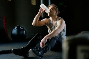 How to Drink Enough Water on a Busy Day: 7 Science-Backed Strategies 2025