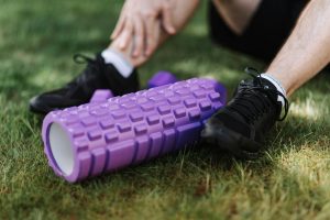 How to Pick Workout Shoes That Prevent Knee and Back Pain (2026)