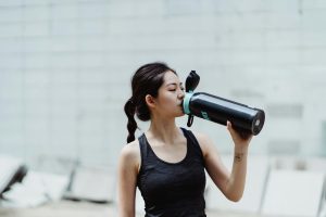 How to Stay Hydrated During Intense Workouts: 5 Myths Debunked (2026)