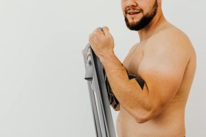 Upper Body Workout for Beginners at Home: 4-Week Guide 2026