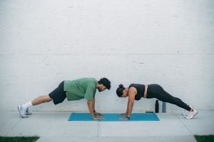 9 Best Ab Exercises for Men Who Want a Six Pack (2026)