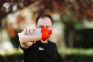 How to Calculate Daily Protein Needs for Muscle Building 2026